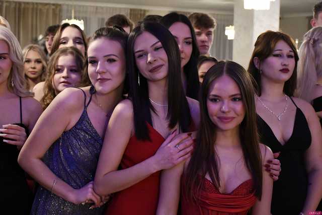 [WIDEO/FOTO] Ten wieczór zapamiętają na zawsze! Studniówka strzegomskiego LO