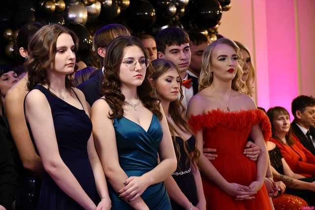 [WIDEO/FOTO] Ten wieczór zapamiętają na zawsze! Studniówka strzegomskiego LO