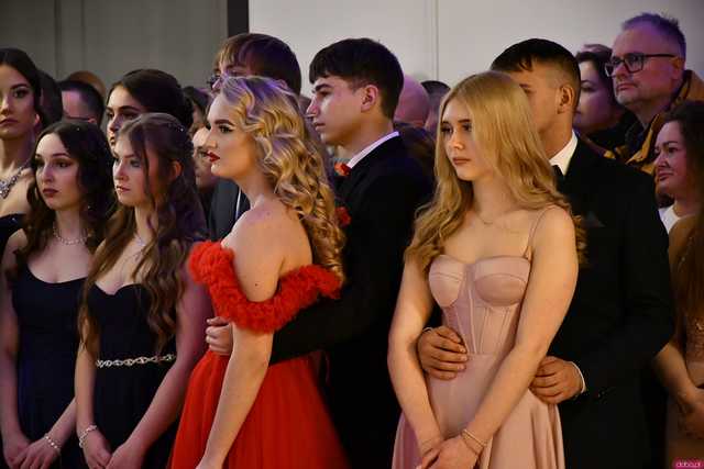[WIDEO/FOTO] Ten wieczór zapamiętają na zawsze! Studniówka strzegomskiego LO