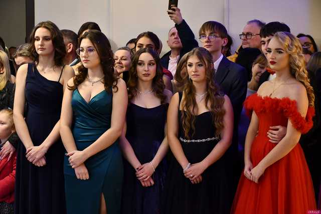[WIDEO/FOTO] Ten wieczór zapamiętają na zawsze! Studniówka strzegomskiego LO