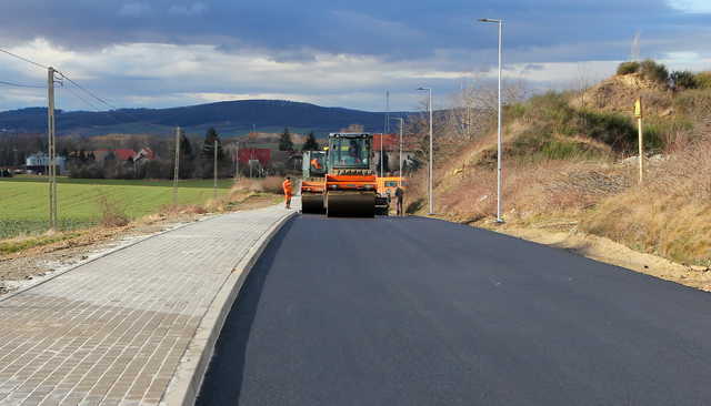 [FOTO] Trwa przebudowa drogi w Czernicy