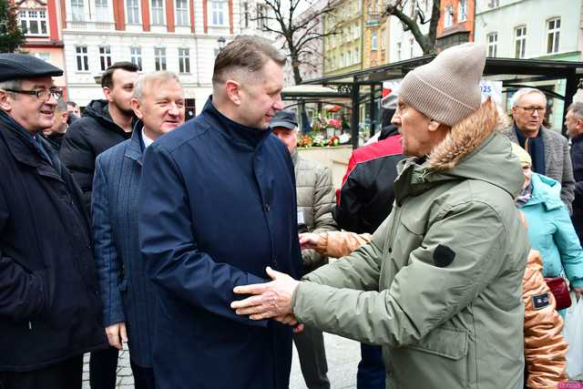 [WIDEO/FOTO] Przemysław Czarnek wizytował w Świdnicy. Wyraził wsparcie dla Karola Nawrockiego