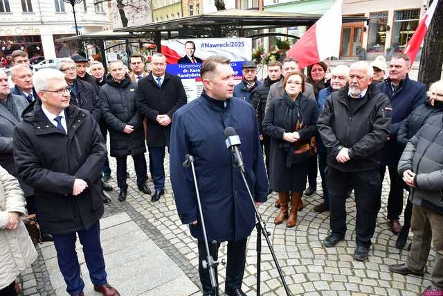 [WIDEO/FOTO] Przemysław Czarnek wizytował w Świdnicy. Wyraził wsparcie dla Karola Nawrockiego
