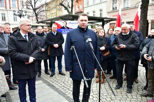 [WIDEO/FOTO] Przemysław Czarnek wizytował w Świdnicy. Wyraził wsparcie dla Karola Nawrockiego