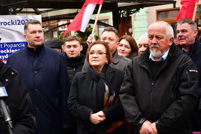 [WIDEO/FOTO] Przemysław Czarnek wizytował w Świdnicy. Wyraził wsparcie dla Karola Nawrockiego