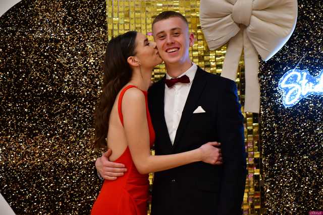 [WIDEO/FOTO] Ależ to był bal! Studniówka maturzystów ze świdnickiego Banacha 