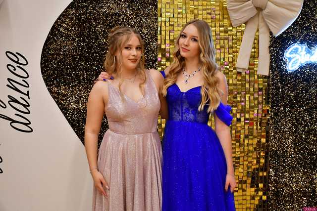 [WIDEO/FOTO] Ależ to był bal! Studniówka maturzystów ze świdnickiego Banacha 