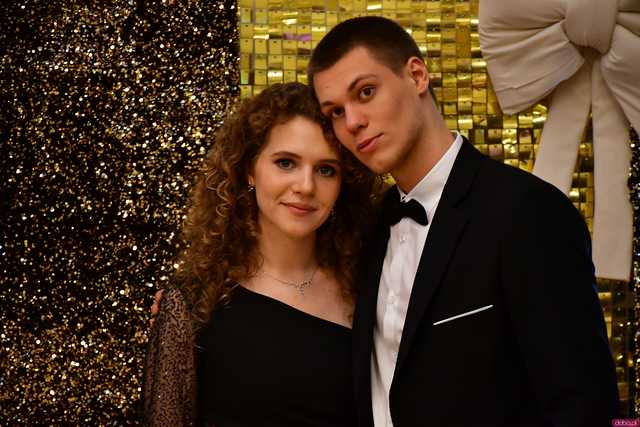 [WIDEO/FOTO] Ależ to był bal! Studniówka maturzystów ze świdnickiego Banacha 