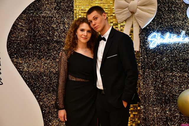 [WIDEO/FOTO] Ależ to był bal! Studniówka maturzystów ze świdnickiego Banacha 