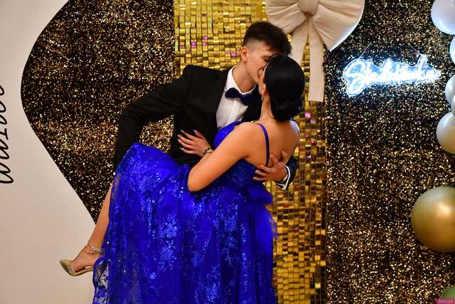 [WIDEO/FOTO] Ależ to był bal! Studniówka maturzystów ze świdnickiego Banacha 