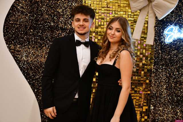 [WIDEO/FOTO] Ależ to był bal! Studniówka maturzystów ze świdnickiego Banacha 