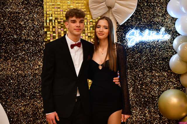 [WIDEO/FOTO] Ależ to był bal! Studniówka maturzystów ze świdnickiego Banacha 