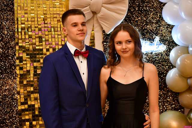 [WIDEO/FOTO] Ależ to był bal! Studniówka maturzystów ze świdnickiego Banacha 