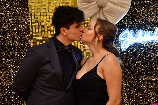 [WIDEO/FOTO] Ależ to był bal! Studniówka maturzystów ze świdnickiego Banacha 