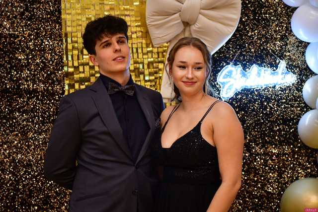 [WIDEO/FOTO] Ależ to był bal! Studniówka maturzystów ze świdnickiego Banacha 