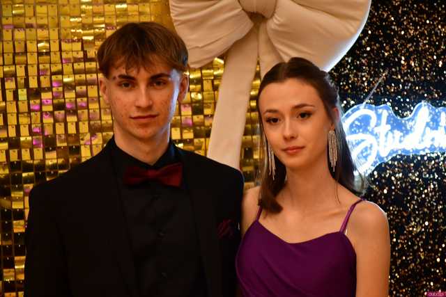 [WIDEO/FOTO] Ależ to był bal! Studniówka maturzystów ze świdnickiego Banacha 