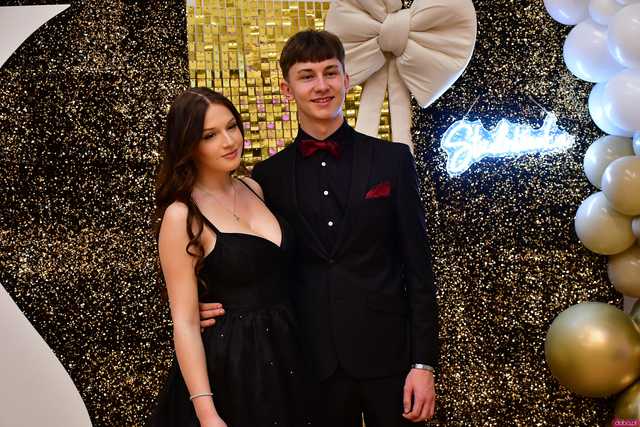 [WIDEO/FOTO] Ależ to był bal! Studniówka maturzystów ze świdnickiego Banacha 