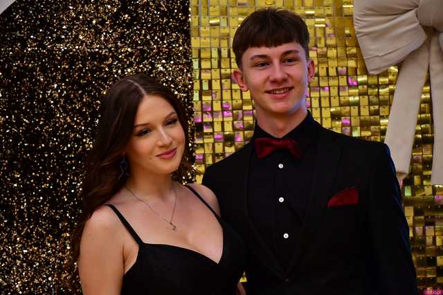 [WIDEO/FOTO] Ależ to był bal! Studniówka maturzystów ze świdnickiego Banacha 