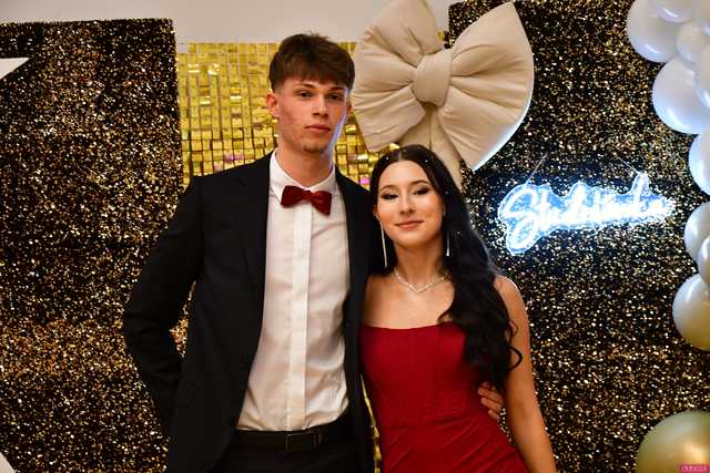 [WIDEO/FOTO] Ależ to był bal! Studniówka maturzystów ze świdnickiego Banacha 