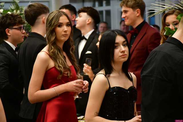 [WIDEO/FOTO] Ależ to był bal! Studniówka maturzystów ze świdnickiego Banacha 