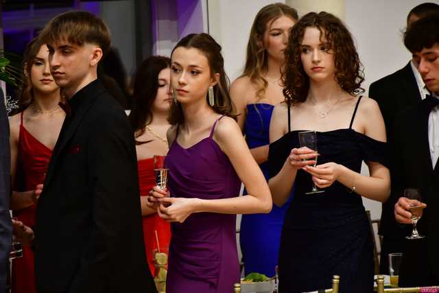 [WIDEO/FOTO] Ależ to był bal! Studniówka maturzystów ze świdnickiego Banacha 