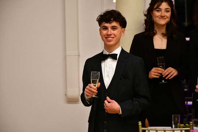 [WIDEO/FOTO] Ależ to był bal! Studniówka maturzystów ze świdnickiego Banacha 