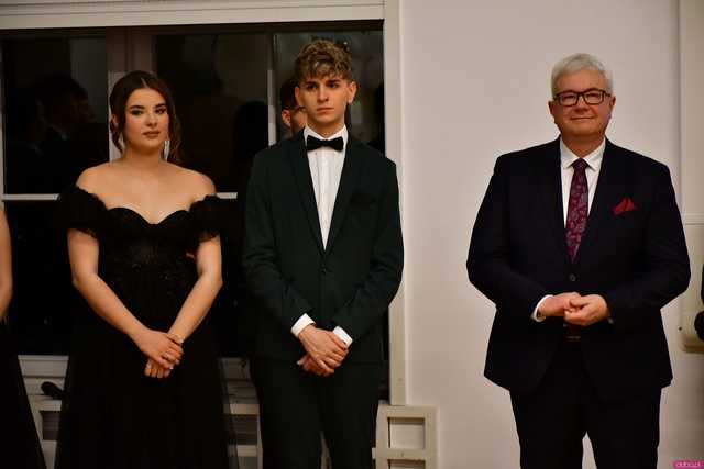 [WIDEO/FOTO] Ależ to był bal! Studniówka maturzystów ze świdnickiego Banacha 