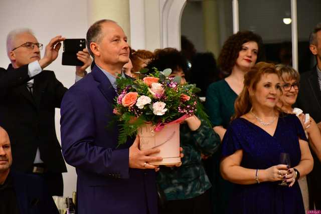 [WIDEO/FOTO] Ależ to był bal! Studniówka maturzystów ze świdnickiego Banacha 