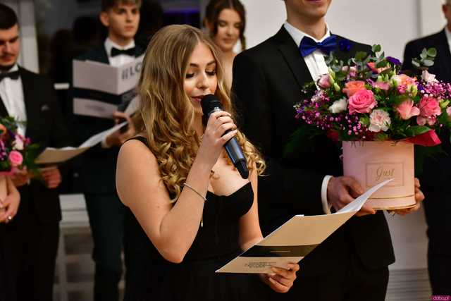 [WIDEO/FOTO] Ależ to był bal! Studniówka maturzystów ze świdnickiego Banacha 