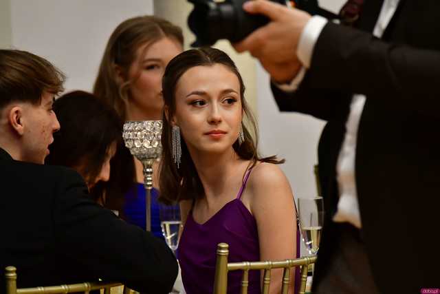 [WIDEO/FOTO] Ależ to był bal! Studniówka maturzystów ze świdnickiego Banacha 