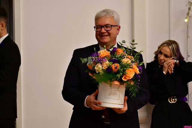 [WIDEO/FOTO] Ależ to był bal! Studniówka maturzystów ze świdnickiego Banacha 