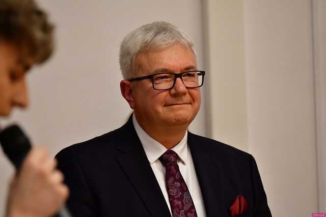 [WIDEO/FOTO] Ależ to był bal! Studniówka maturzystów ze świdnickiego Banacha 