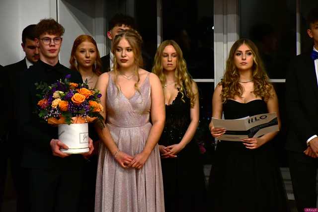 [WIDEO/FOTO] Ależ to był bal! Studniówka maturzystów ze świdnickiego Banacha 