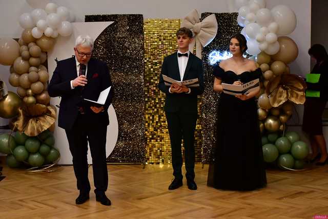 [WIDEO/FOTO] Ależ to był bal! Studniówka maturzystów ze świdnickiego Banacha 