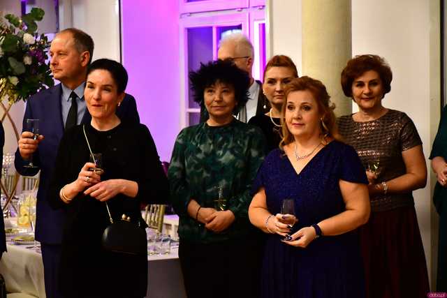 [WIDEO/FOTO] Ależ to był bal! Studniówka maturzystów ze świdnickiego Banacha 