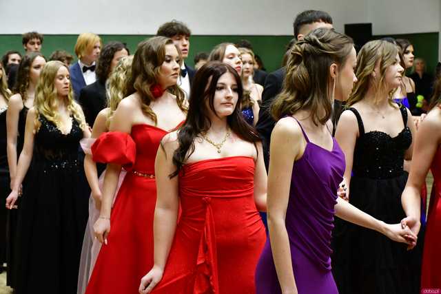[WIDEO/FOTO] Ależ to był bal! Studniówka maturzystów ze świdnickiego Banacha 