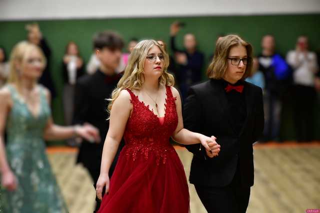 [WIDEO/FOTO] Ależ to był bal! Studniówka maturzystów ze świdnickiego Banacha 