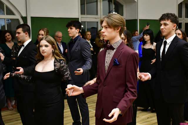 [WIDEO/FOTO] Ależ to był bal! Studniówka maturzystów ze świdnickiego Banacha 
