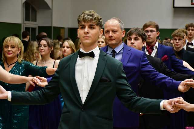 [WIDEO/FOTO] Ależ to był bal! Studniówka maturzystów ze świdnickiego Banacha 