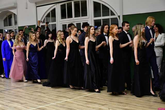 [WIDEO/FOTO] Ależ to był bal! Studniówka maturzystów ze świdnickiego Banacha 