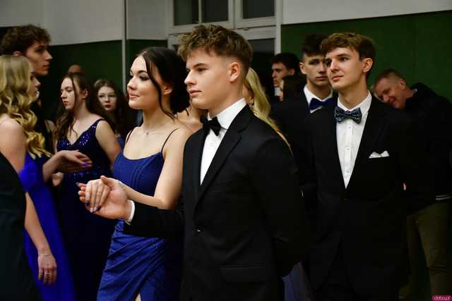 [WIDEO/FOTO] Ależ to był bal! Studniówka maturzystów ze świdnickiego Banacha 