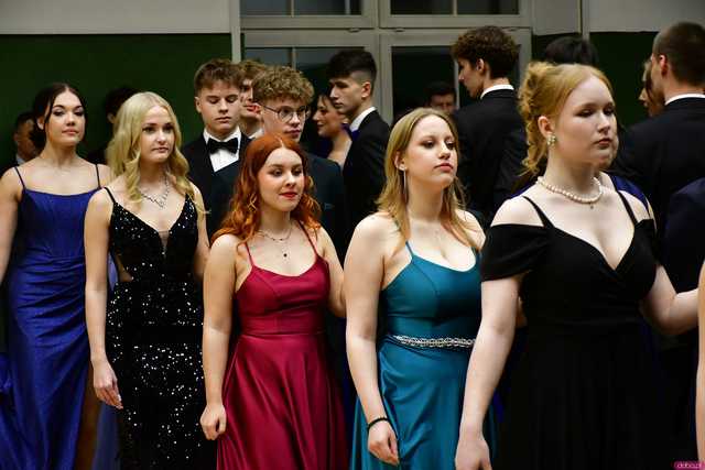 [WIDEO/FOTO] Ależ to był bal! Studniówka maturzystów ze świdnickiego Banacha 