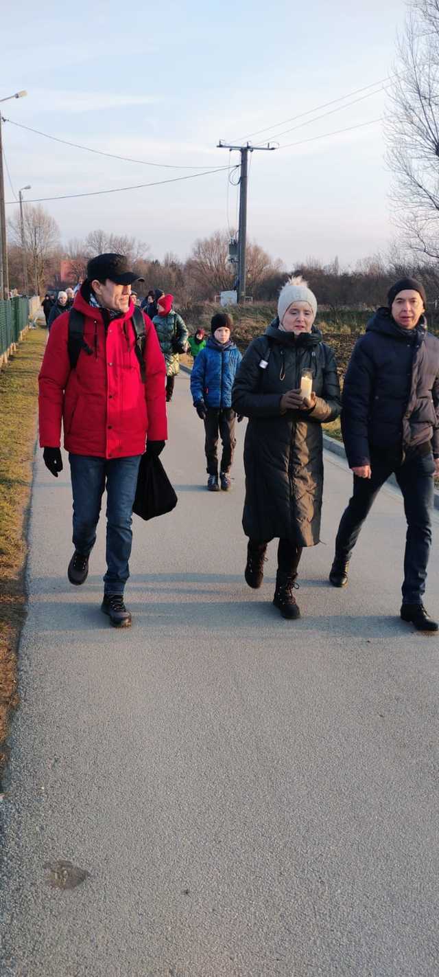 [FOTO] Upamiętnili więźniarki obozu AL Graben. I Marsz Pamięci przeszedł ulicami Strzegomia
