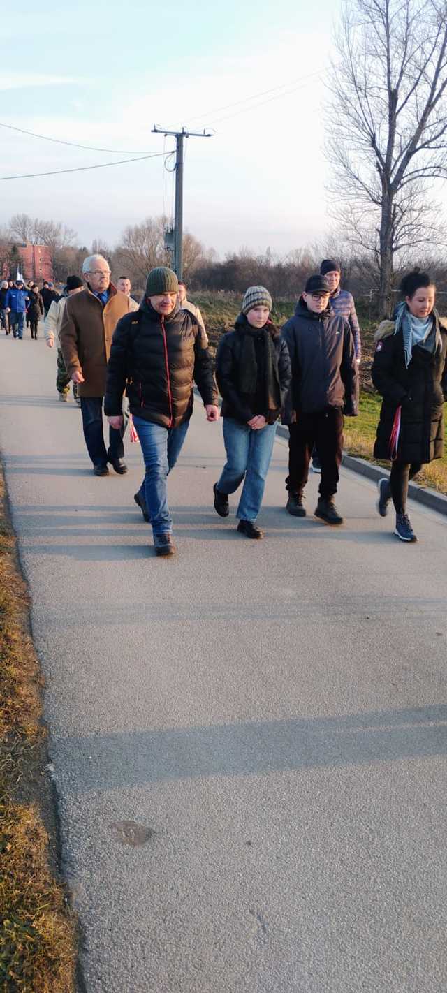 [FOTO] Upamiętnili więźniarki obozu AL Graben. I Marsz Pamięci przeszedł ulicami Strzegomia