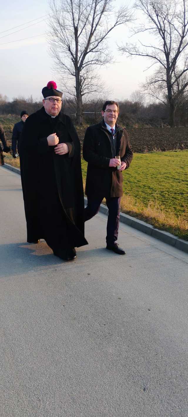 [FOTO] Upamiętnili więźniarki obozu AL Graben. I Marsz Pamięci przeszedł ulicami Strzegomia
