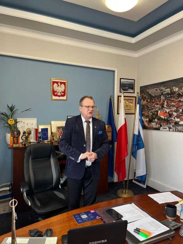 [FOTO] Mali Odkrywcy z wizytą u burmistrza Świebodzic