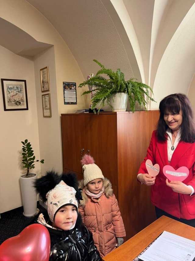 [FOTO] Mali Odkrywcy z wizytą u burmistrza Świebodzic