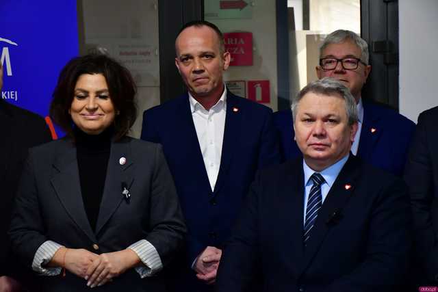 [FOTO] Samorządy Naprzód! Parlamentarzyści i samorządowcy wspierają kandydaturę Rafała Trzaskowskiego