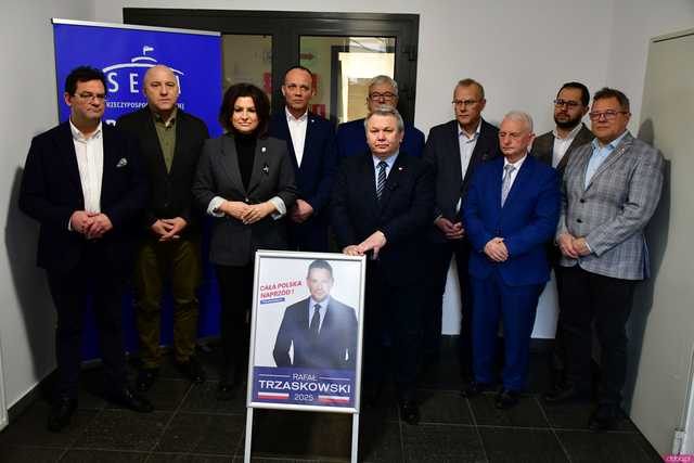 [FOTO] Samorządy Naprzód! Parlamentarzyści i samorządowcy wspierają kandydaturę Rafała Trzaskowskiego