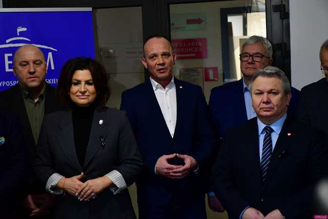 [FOTO] Samorządy Naprzód! Parlamentarzyści i samorządowcy wspierają kandydaturę Rafała Trzaskowskiego